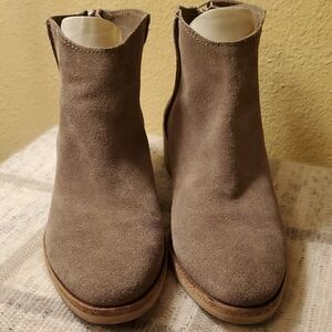 Dolce Vita Taupe Ankle Booties Sz 7